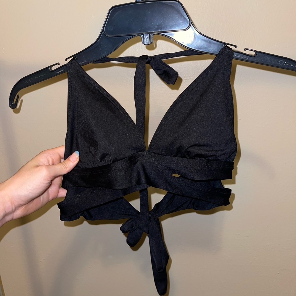 Black criss cross bikini top